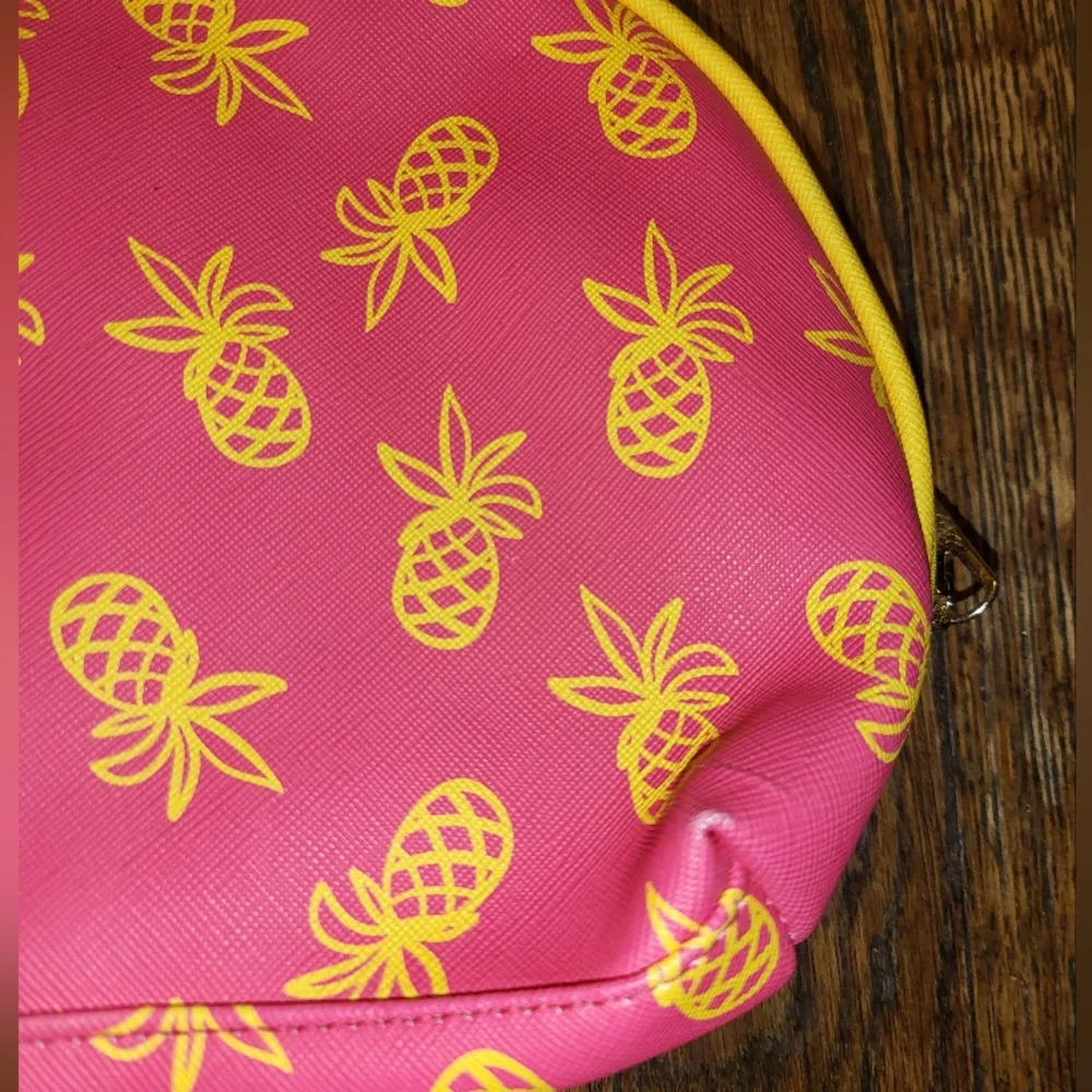 Clementine & Jane Cosmetic Pineapple Print Bag
